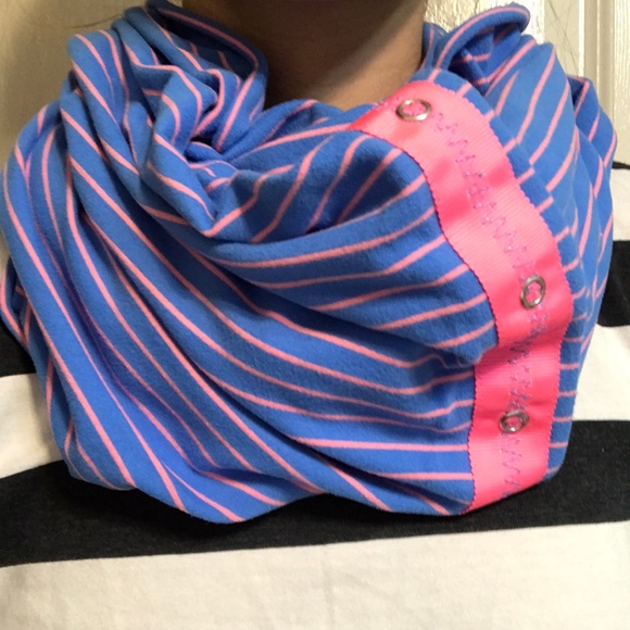 Ivivva (Lululemon) Village Chill Scarf - Picture 4 of 4